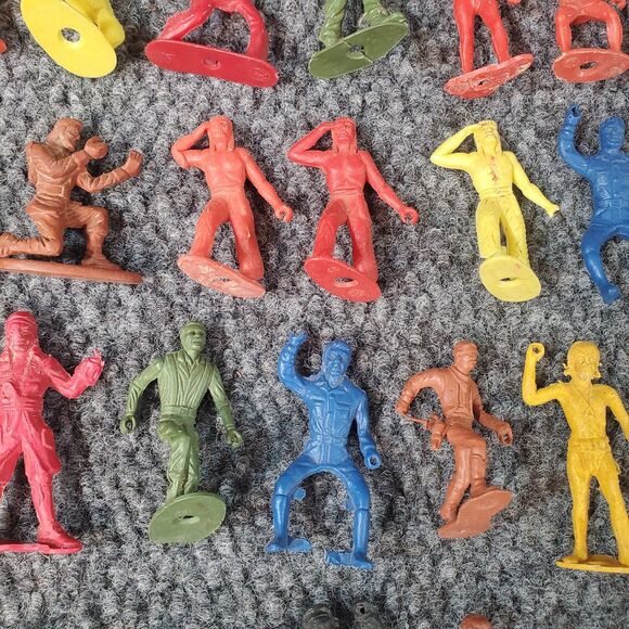 Large lot of MPC Ring Hand Figures 60s 70s Red Green Yellow Army Indian Cowboy - Picture 6 of 11